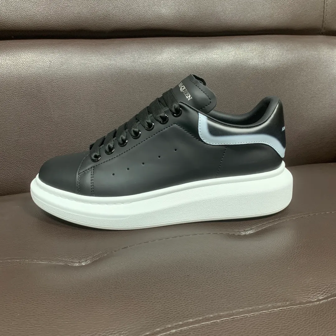 👟👟Ex-factory price 560👟👟 Professional McQueen factory. Top version. Couple style 👫 Alexander McQUEEN high version has been upgraded to the highest quality again✅ 💪McQueen Spring, Summer, Autumn and Winter top version Purchasing level✅ Recruiting national online and offline agents to join 🤝 🏆Fabric: Original materials imported from Italy. Texture, water-resistant and non-discoloring 🏆Inner lining: ️A-grade Italian imported lining resistant to dirt, sweat-absorbent, breathable and comfortable 🏆Foot pads: top-grade imported Italian super-soft cowhide leather 🏆Outsole: PU+counter 1:1 🏆Shoe box: original white box. Plus white flip cover for double-layer protection. Cloth bag. Handbag. Certificate of 1:1 mold opening, 4-piece set. Delivered with a pair of shoelaces. 🖕🏿🖕🏿🖕🏿You can choose any pair of shoelaces in any color of our factory 🏆Code number: women’s 34-41. men’s 38-46 🏆Special remarks (women’s size 34.40.41, men’s size 38.45.46 is customized, no returns or exchanges) Win-win cooperation🤝